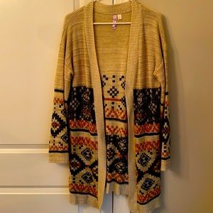 Alya I’m oversized sweater